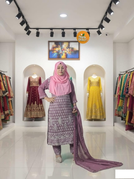 আভিজাত্য ও আধুনিকতার মেলবন্ধন: প্রিমিয়াম এমব্রয়ডারি ওয়ার্ক সালোয়ার স্যুট সেট।